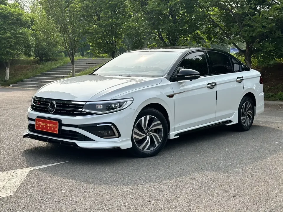 Volkswagen Bora Bora 2023 200TSI DSG Intelligent Driving PRO Edition 2023 — photo 1, buy with delivery to Moscow