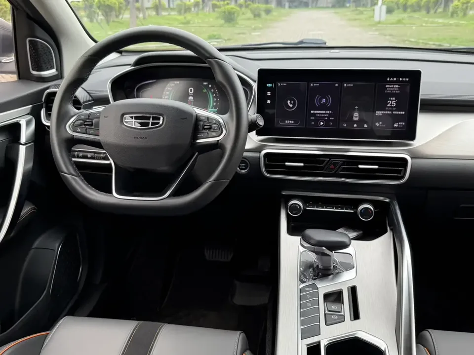 Geely Coolray SX11 Binyue 2023 1.5T DCT Diamond Edition 2024 — thumbnail 3