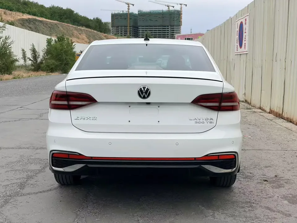 Volkswagen Lavida Lavida 2023 1.5L Automatic Fully Edition 2023 — thumbnail 2