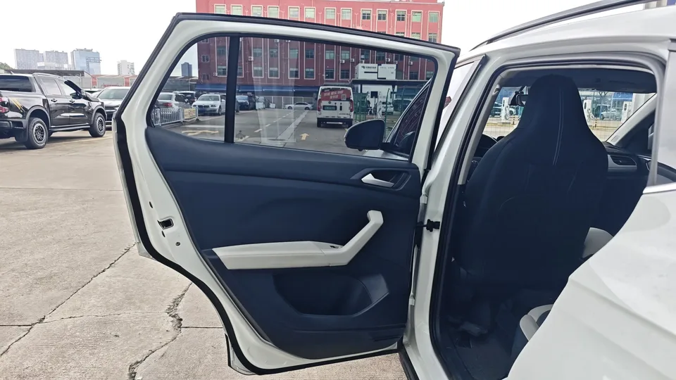 Volkswagen Tharu tuyue 2025 New 1.5L Sharp Edition 2025 — миниатюра 5