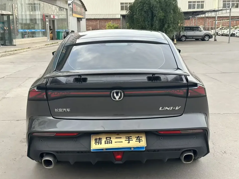 Changan UNI-V Changan UNI-V 2023 1.5T Premium 2024 — thumbnail 2