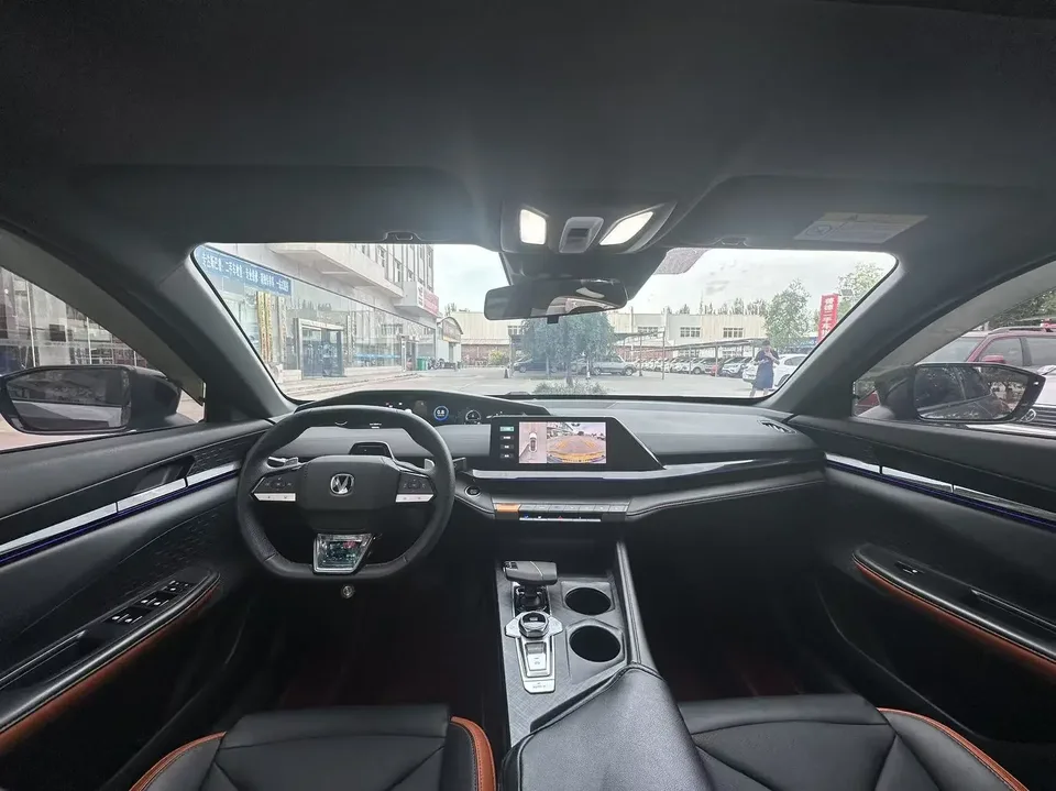 Changan UNI-V Changan UNI-V 2023 1.5T Premium 2024 — thumbnail 5
