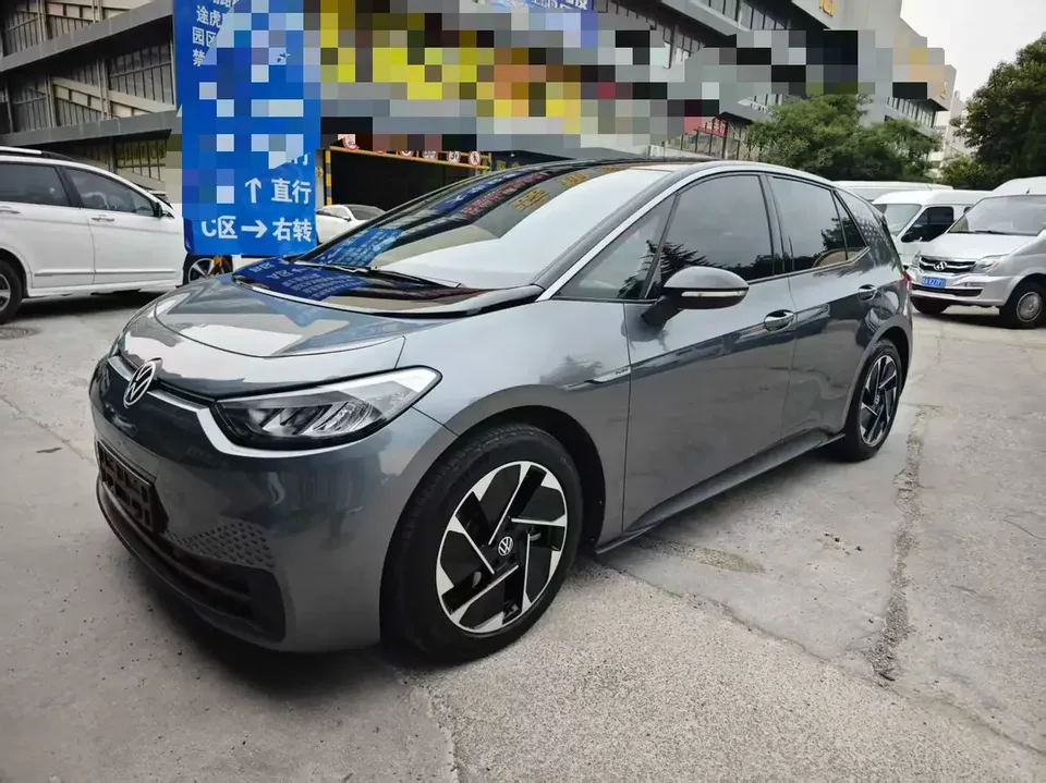 Volkswagen ID.3 Volkswagen ID.3 2023 Pure Smart Edition 2023 — photo 1, buy with delivery to Moscow