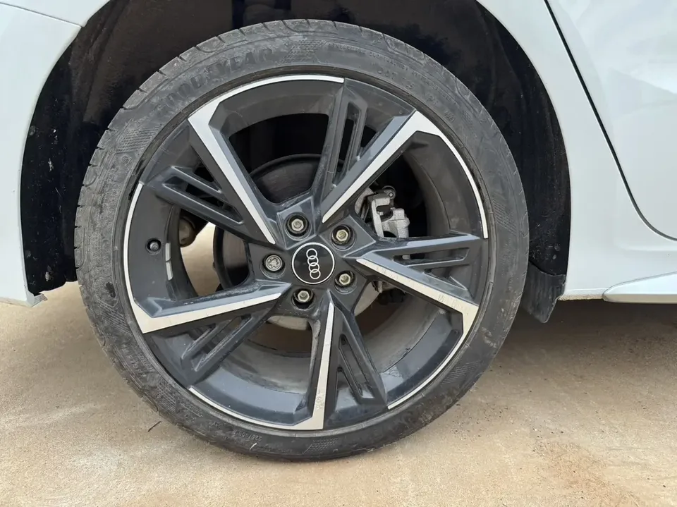 Audi A3 Audi A3 2021 Sportback 35 TFSI Stylish and sporty 2022 — thumbnail 3