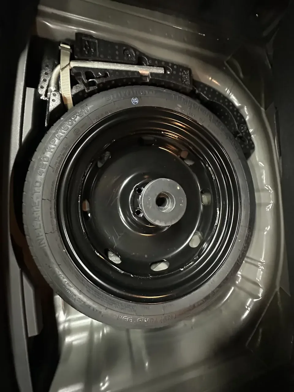 Volkswagen Tharu tuyue 2022 280TSI 2WD Deluxe Edition 2022 — thumbnail 3