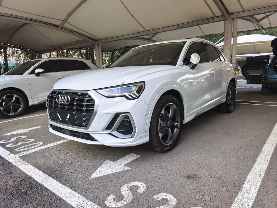 Audi Q3 Audi Q3 2022 35 TFSI Stylish Dynamic 2022 — photo 1, buy with delivery to Moscow