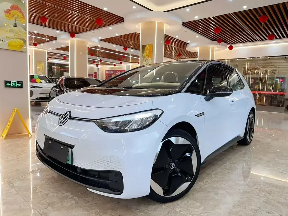 Volkswagen ID.3 Volkswagen ID.3 2023 Pure Smart Edition 2023 — photo 1, buy with delivery to Moscow