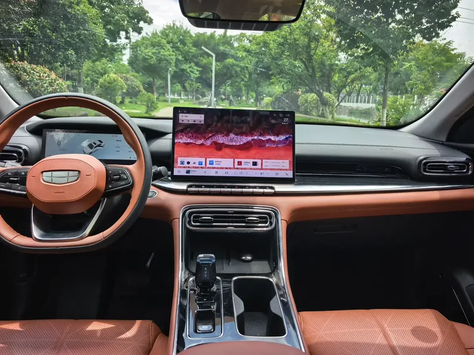 Geely Emgrand emgrand 2026 5th Generation 1.5T DCT Flagship Model 2026 — миниатюра 3