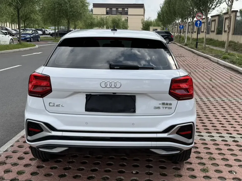 Audi Q2L Audi Q2L 2022 35 TFSI Stylish Dynamic 2022 — thumbnail 2