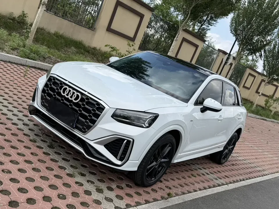 Audi Q2L Audi Q2L 2022 35 TFSI Stylish Dynamic 2022 — photo 1, buy with delivery to Moscow