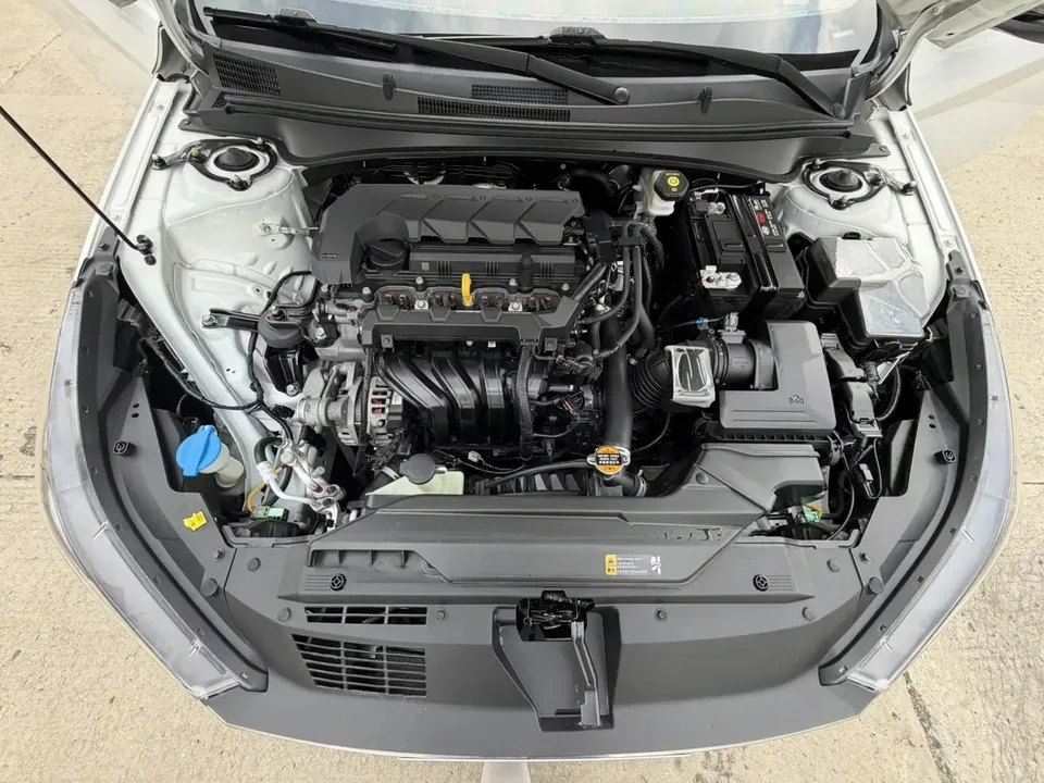 Hyundai Elantra Elantra 2022 1.5L CVT LUX Premium Edition 2022 — thumbnail 3