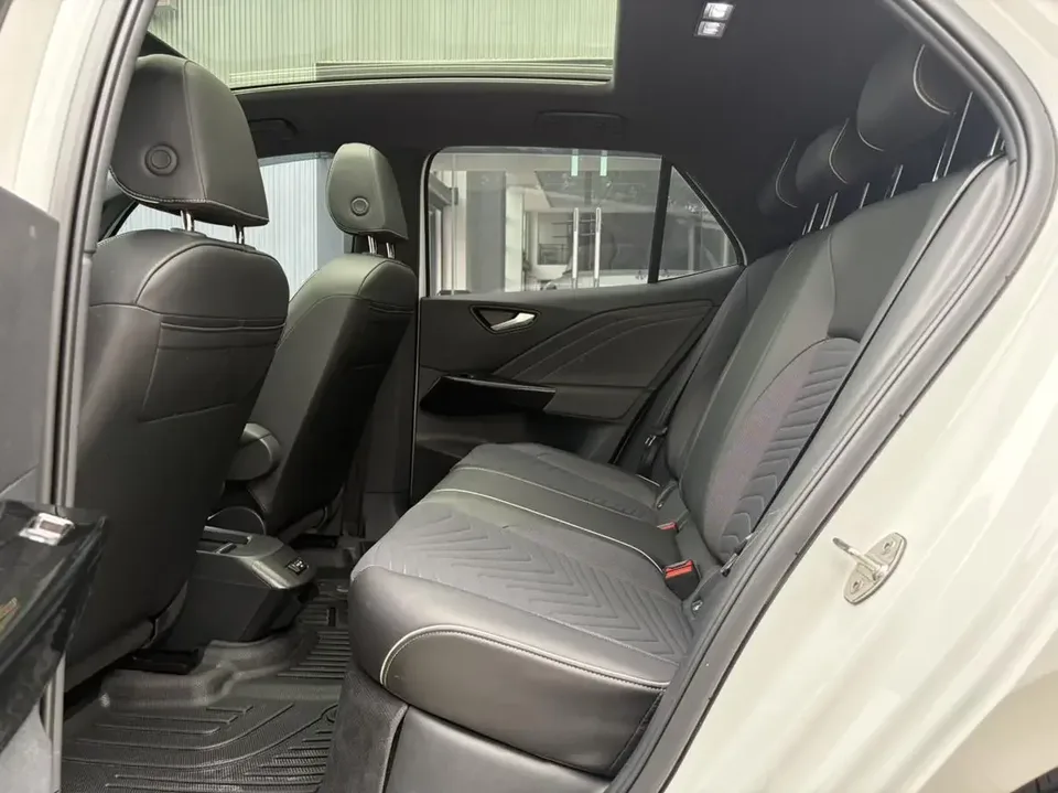 Volkswagen ID.3 Volkswagen ID.3 2025 Smart Model 2024 — миниатюра 4
