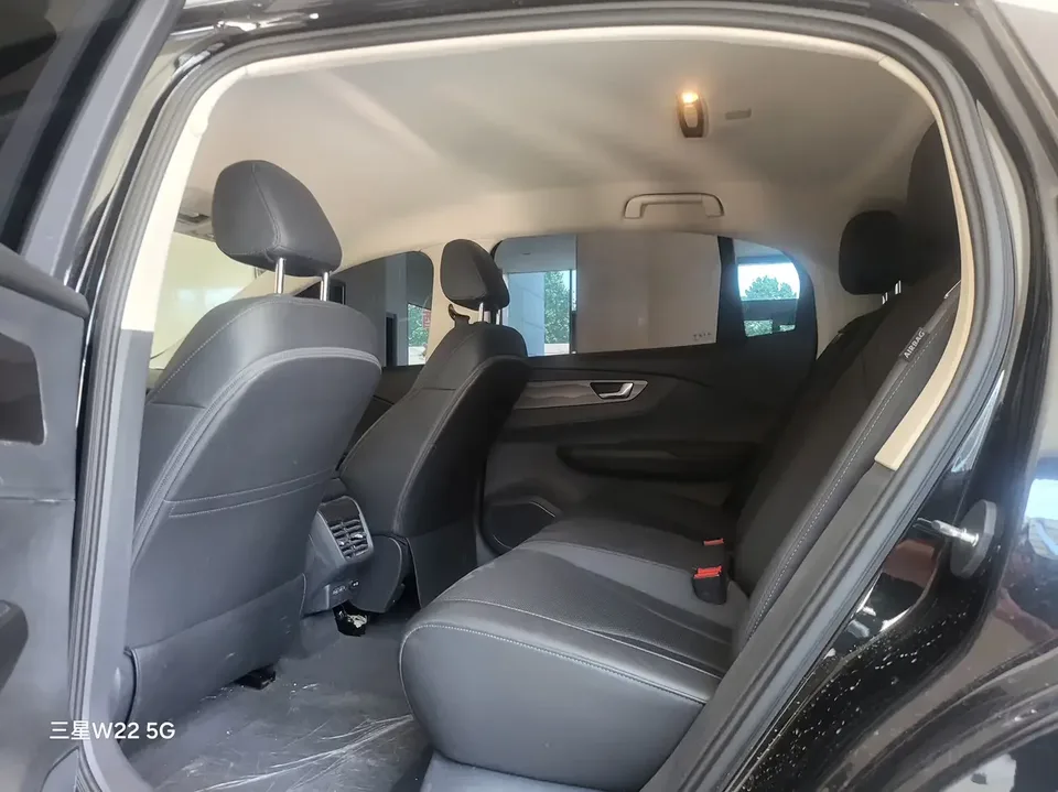 Hongqi E-QM5 Hongqi E-QM5 2023 Basic travel version 2023 — thumbnail 3