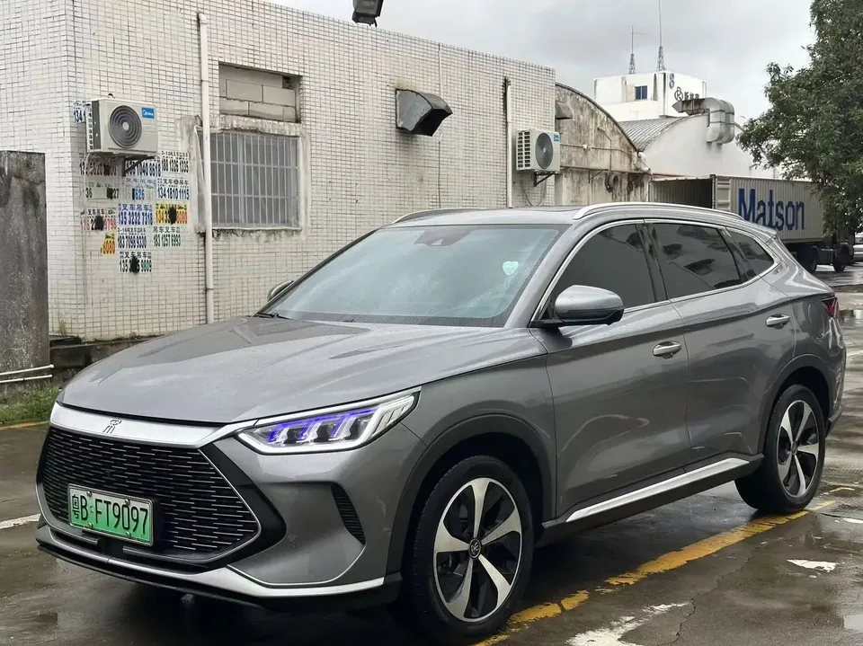 BYD Song PLUS DM Song PLUS DM 2021 DM-i 110KM 2WD Flagship 2022 — photo 1, buy with delivery to Moscow