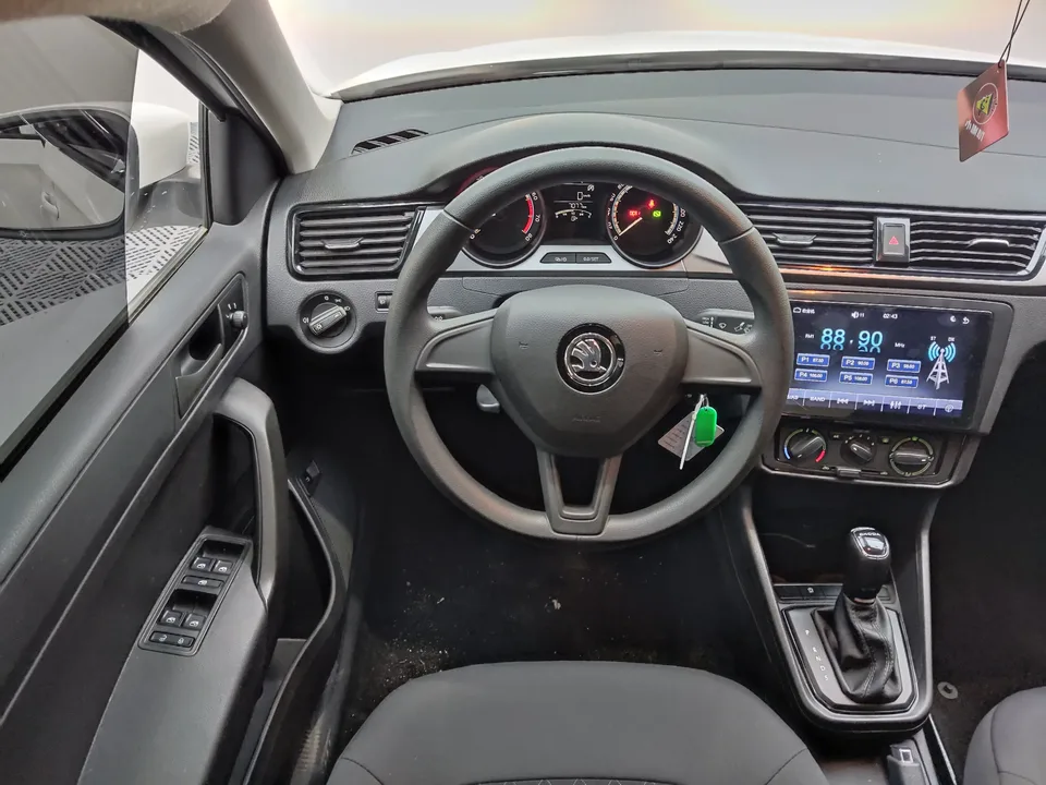 Skoda Xin Rui Xin Rui 2020 1.5L Automatic Standard Edition 2022 — thumbnail 4
