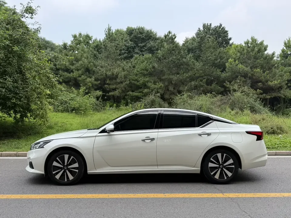 Nissan Altima Sound of nature 2021 2.0L XL Comfort Edition 2022 — миниатюра 3