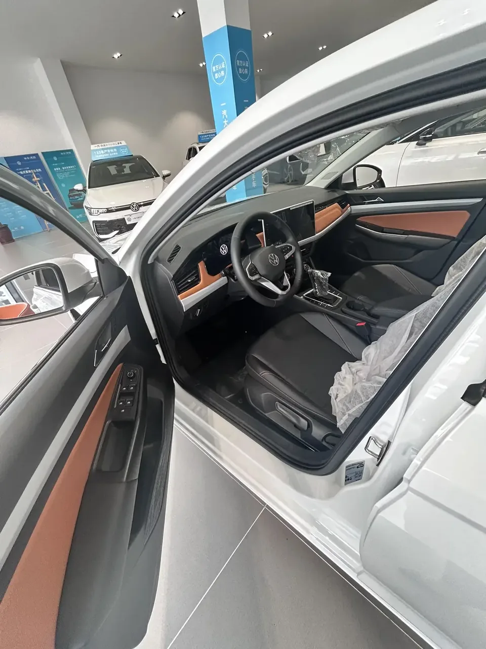 Volkswagen Bora Bora 2025 200TSI DSG Joyride Navigation Edition 2025 — thumbnail 3