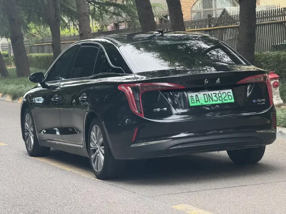 Hongqi E-QM5 Hongqi E-QM5 2024 610KM PLUS version 100kW 2024 — thumbnail 4