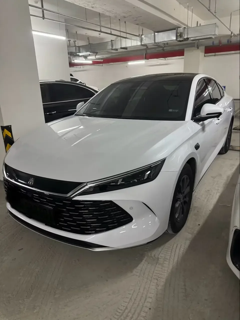 BYD Qin L DM Qin L DM 2025 Intelligent Driving Edition DM-i 80KM Leading Edition 2025 — photo 1, buy with delivery to Moscow