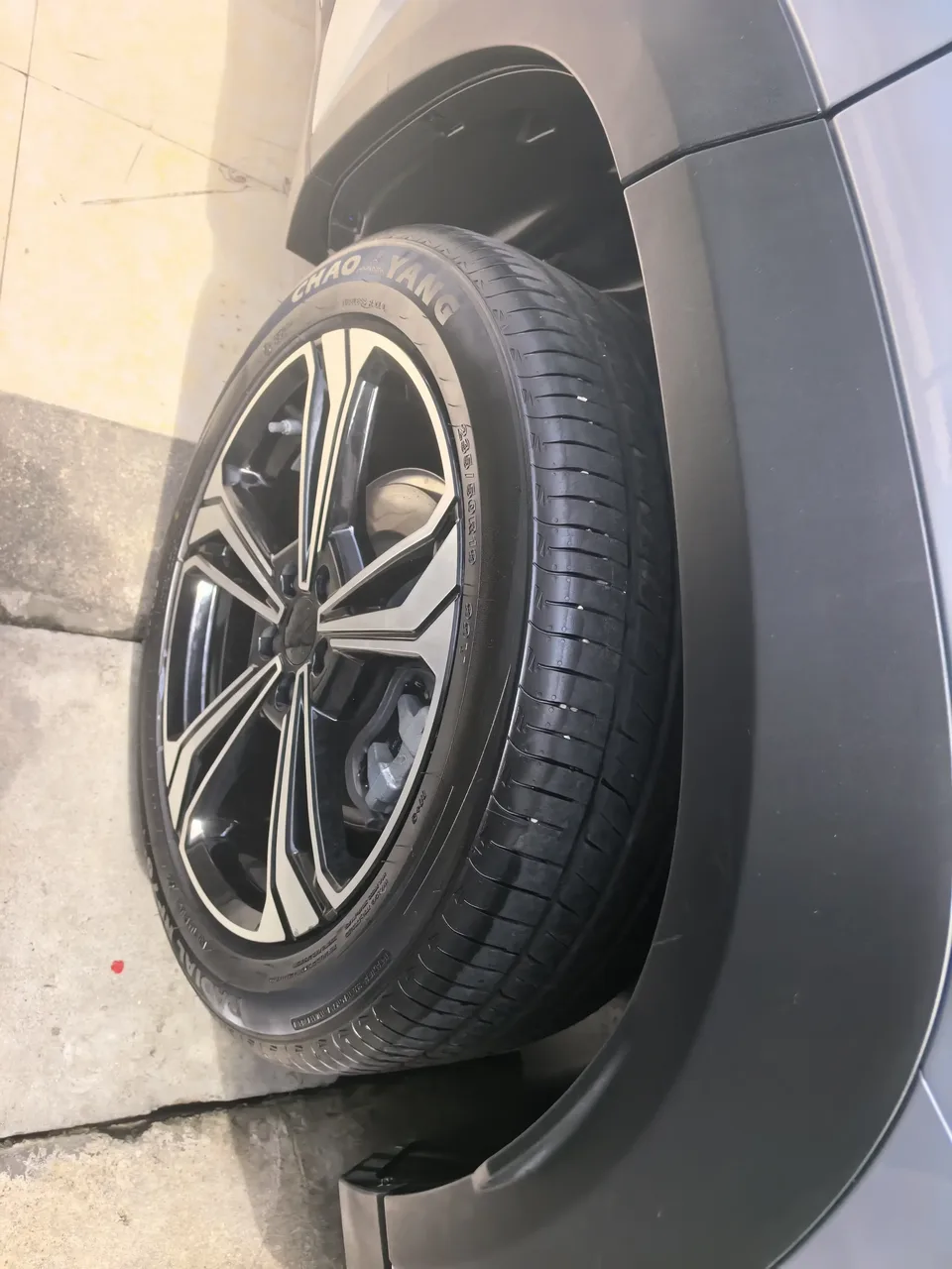 Geely Galaxy L7 Galaxy L7 2025 1.5L EM-i 115km Explorer Edition 2025 — thumbnail 3