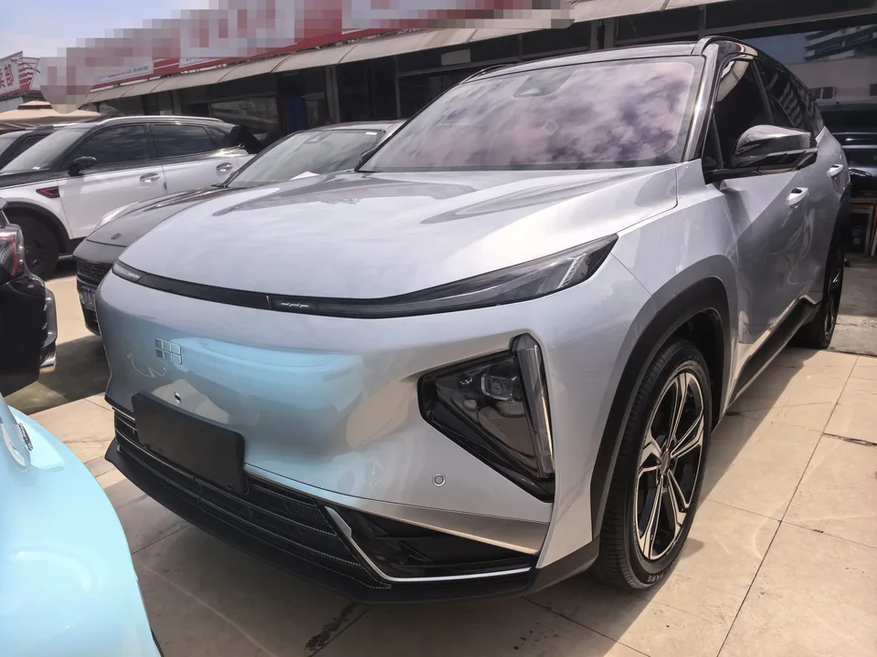Geely Galaxy L7 Galaxy L7 2025 1.5L EM-i 115km Explorer Edition 2025 — photo 1, buy with delivery to Moscow