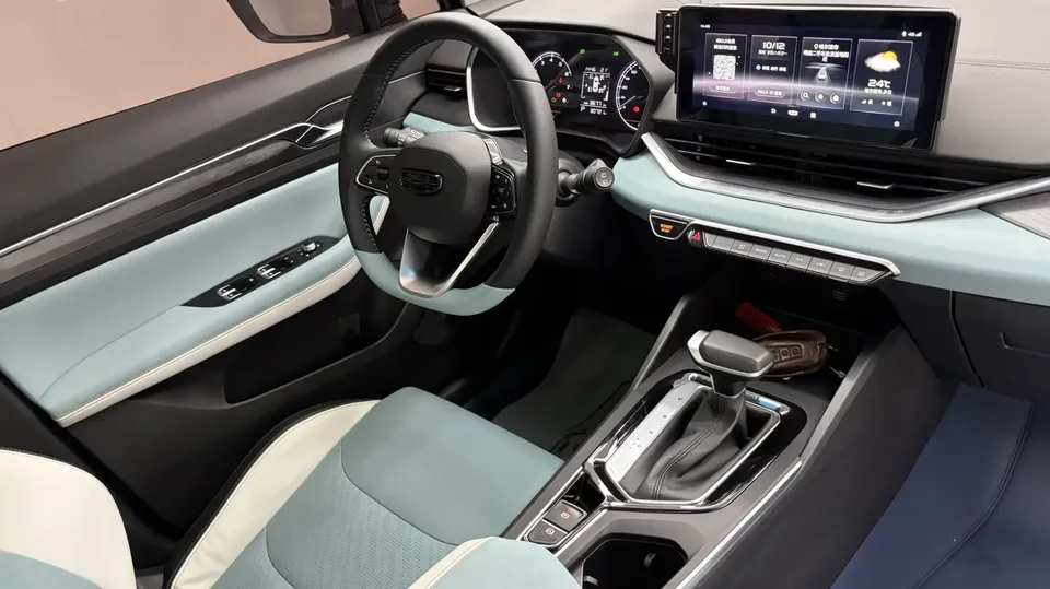 Geely Emgrand S Emgrand S 2022 1.4T CVT Crossover Player Edition 2023 — thumbnail 4