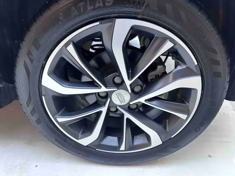 Geely Emgrand S Emgrand S 2022 1.4T CVT Crossover Player Edition 2023 — thumbnail 4