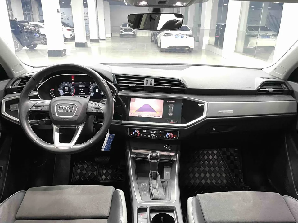 Audi Q3 Audi Q3 2022 35 TFSI Progressive Dynamic 2022 — миниатюра 4