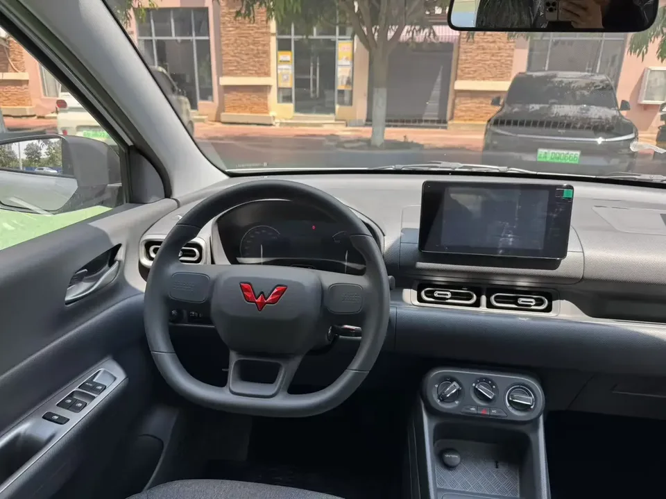 Wuling Hongguang Extended Range Wuling Hongguang Extended Range 2025 50KM Practical 2026 — thumbnail 3