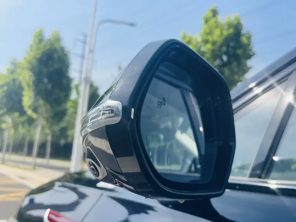 Hongqi HS3 PHEV Hongqi HS3 PHEV 2025 125km Jin is the 2 millionth commemorative edition 2026 — thumbnail 3