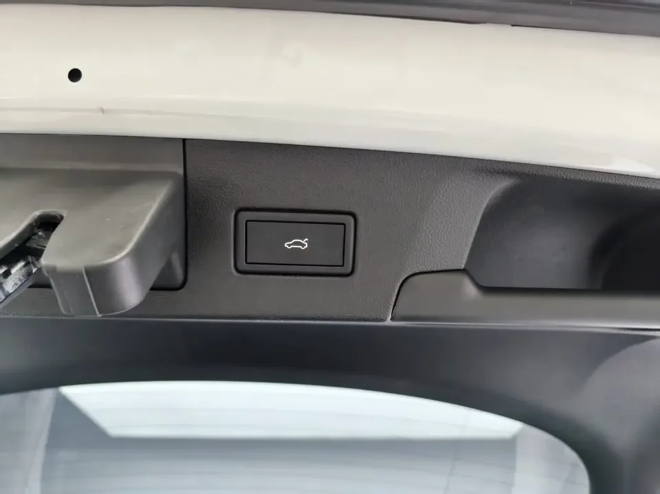 Volkswagen Lamando Lingdu 2023 Lingdu L 280TSI DSG Cool Edition 2023 — thumbnail 3