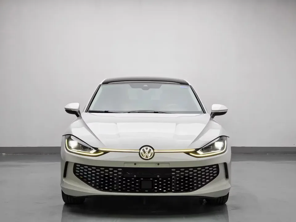 Volkswagen Lamando Lingdu 2023 Lingdu L 280TSI DSG Cool Edition 2023 — photo 1, buy with delivery to Moscow