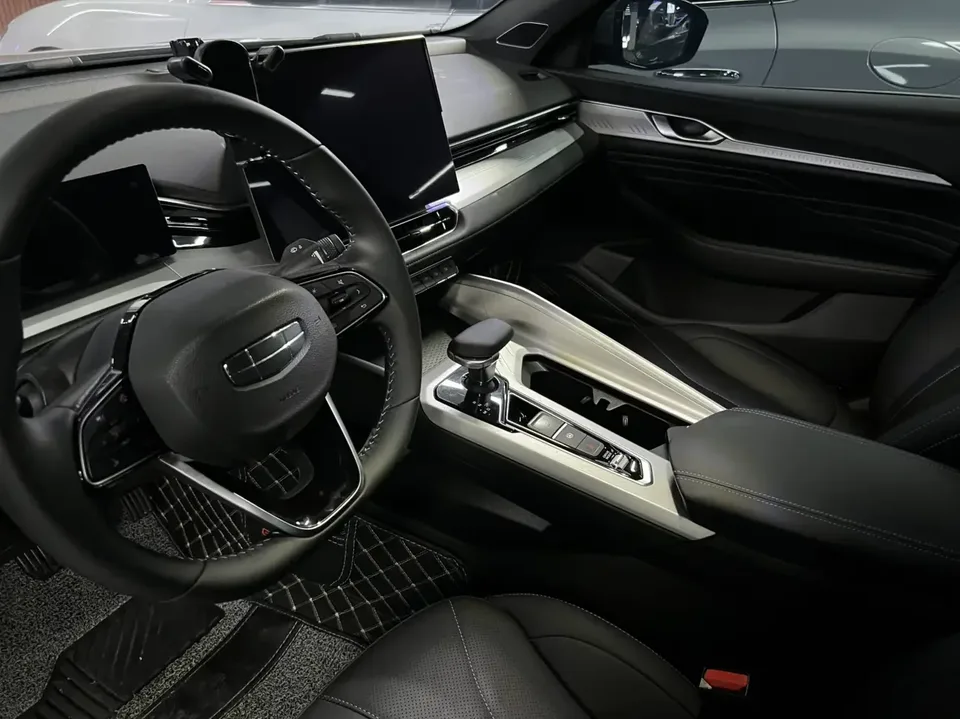 Geely Preface Xing Rui 2025 1.5T Dongfangyao Jinghong Edition+ 2025 — thumbnail 5