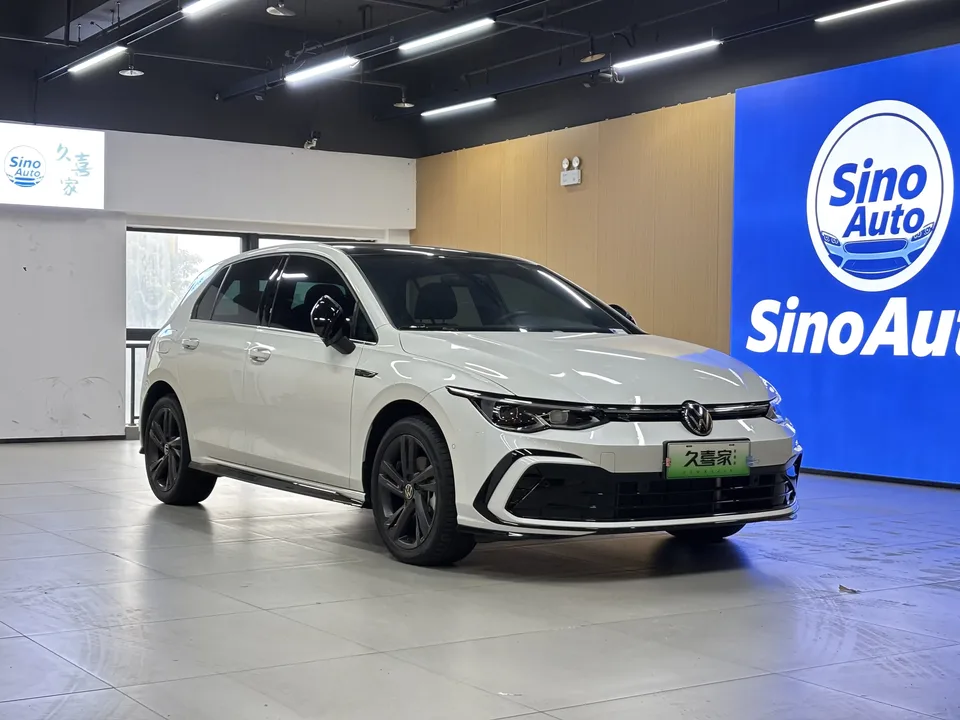 Volkswagen Golf golf 2023 280TSI DSG R-Line Lite 2024 — photo 1, buy with delivery to Moscow