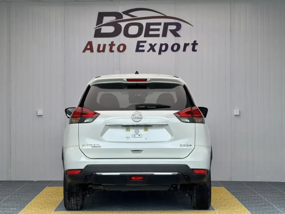Nissan X-Trail Qijun 2022 2.0L 2WD Smart Link Premium Edition 2023 — thumbnail 2