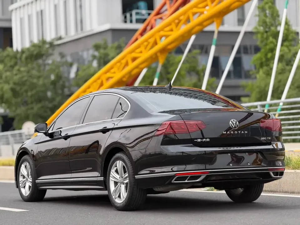 Volkswagen Magotan Magotan 2023 2 millionth anniversary edition 280TSI DSG comfort model 2024 — thumbnail 4