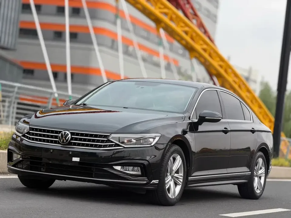 Volkswagen Magotan Magotan 2023 2 millionth anniversary edition 280TSI DSG comfort model 2024 — photo 1, buy with delivery to Moscow