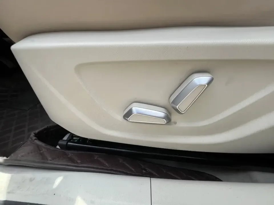 Geely ICON Geely ICON 2023 1.5TD Chocolate Edition 2023 — thumbnail 4