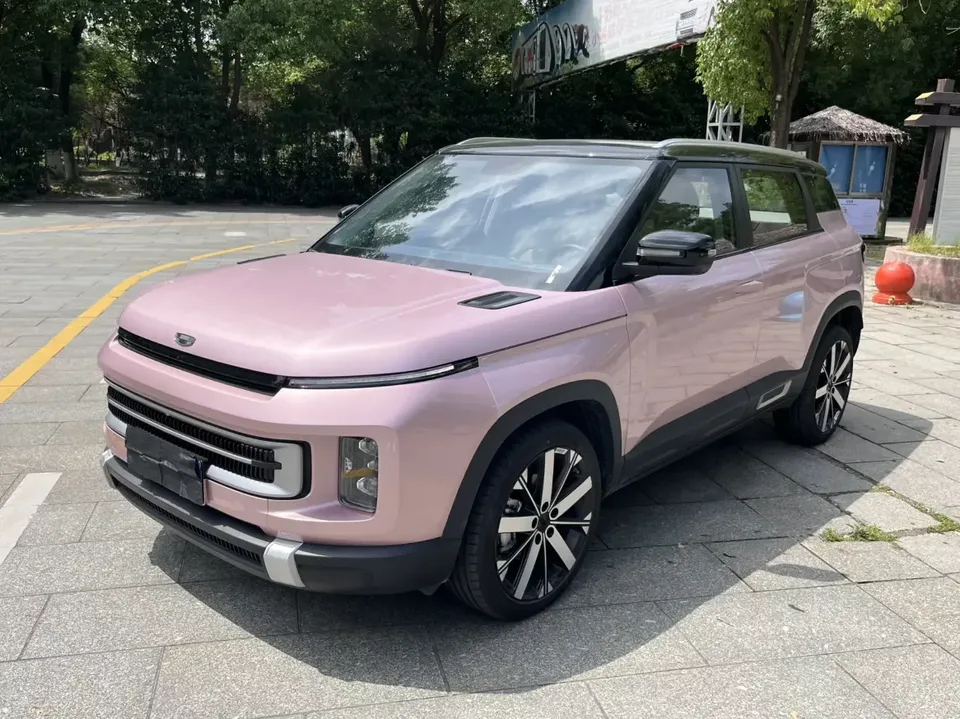 Geely ICON Geely ICON 2023 1.5TD Chocolate Edition 2023 — photo 1, buy with delivery to Moscow