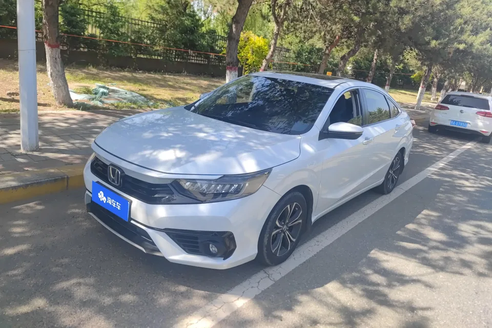 Honda Enjoy domain enjoy domain 2022 Sharp Hybrid 1.5L Pure Edition 2023 — photo 1, buy with delivery to Moscow