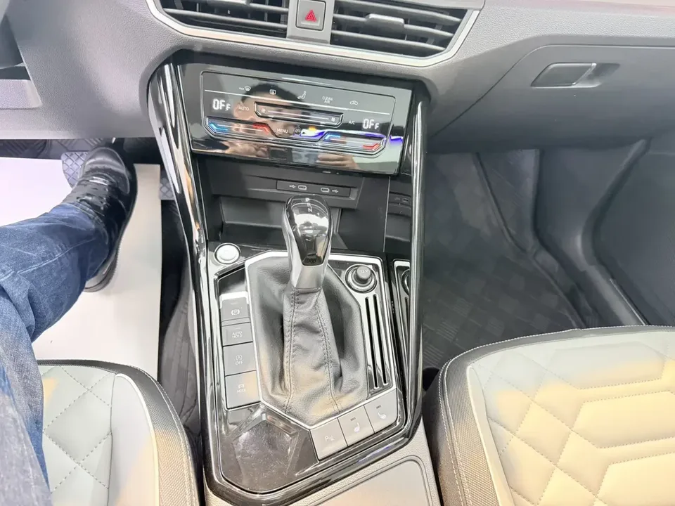 Volkswagen Tayron Tanyue 2023 280TSI 2WD Luxury Plus Advanced Edition 2023 — thumbnail 5