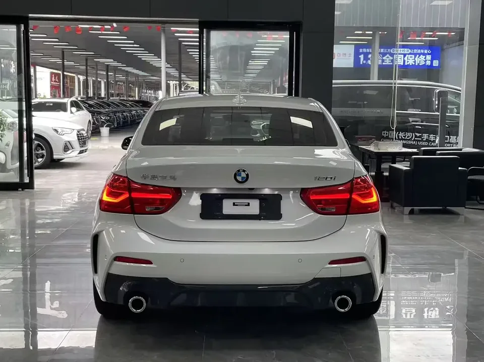 BMW 1 Series BMW 1 Series 2023 120i M Sport 2023 — thumbnail 2