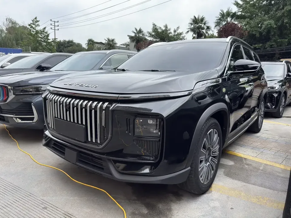 Jetour X90 Pro JETOUR X90 PRO 2024 1.6TD DCT Deluxe Edition 2024 — photo 1, buy with delivery to Moscow