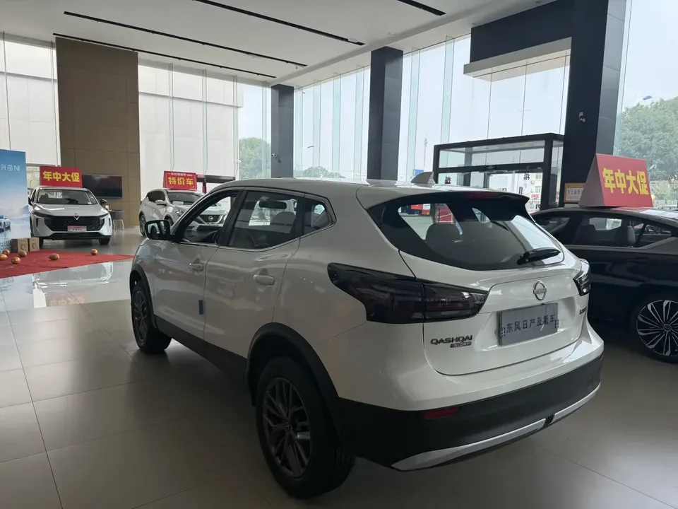 Nissan Qashqai Qashqai 2025 Honor 2.0L CVT XV True Heart Edition 2026 — миниатюра 4