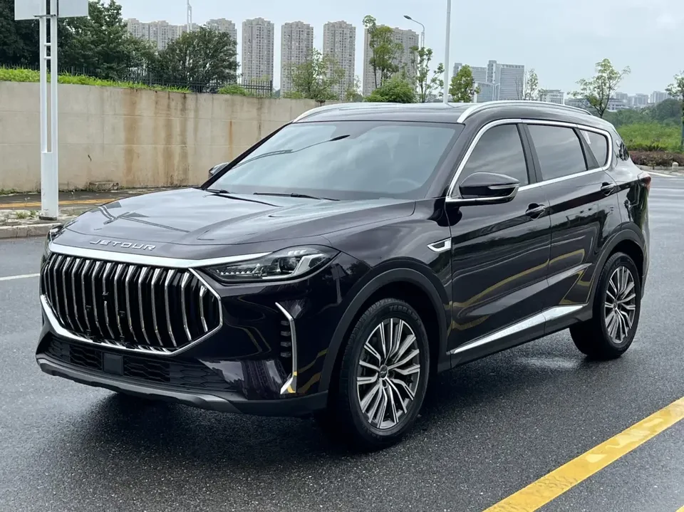Jetour Jietu X70 PLUS Jietu X70 PLUS 2023 1.5T DCT Brave PLUS 7-seater 2022 — photo 1, buy with delivery to Moscow