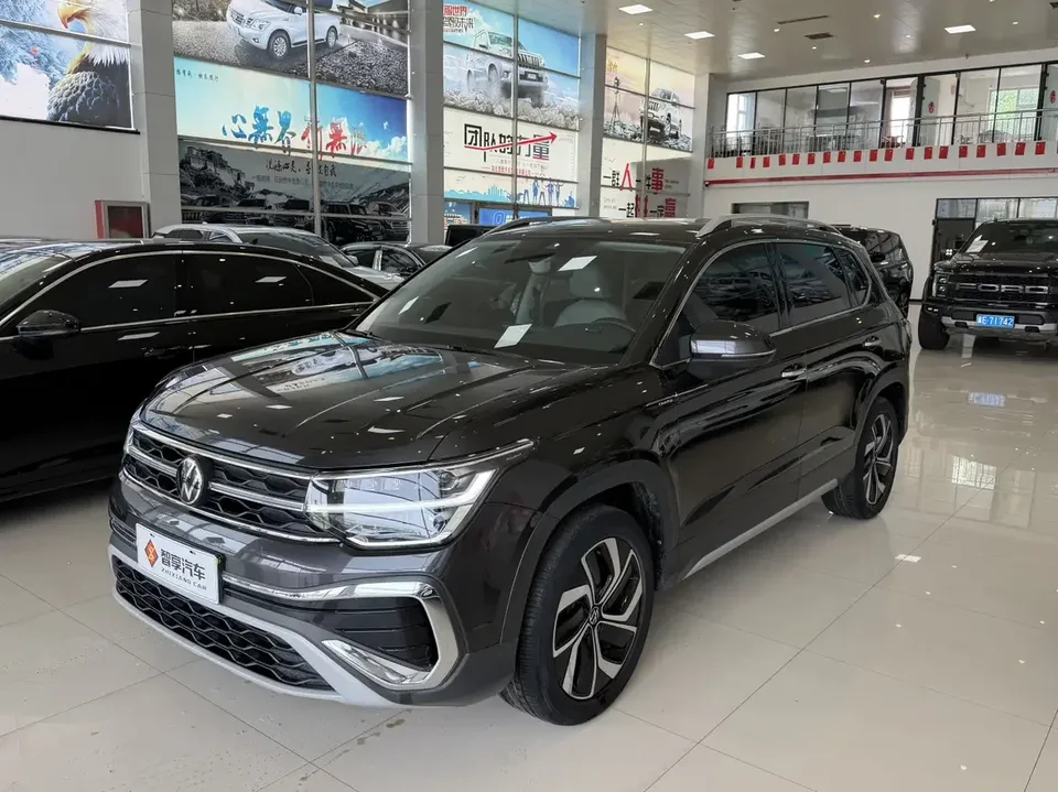 Volkswagen Tharu tuyue 2024 300TSI 2WD Full Moon Edition 2024 — photo 1, buy with delivery to Moscow