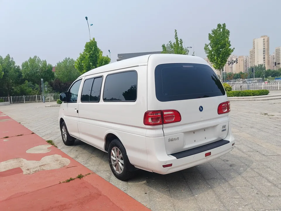 Forthing Lingzhi New Energy Lingzhi New Energy 2025 410km pure electric basic model 7 seats 2025 — thumbnail 2