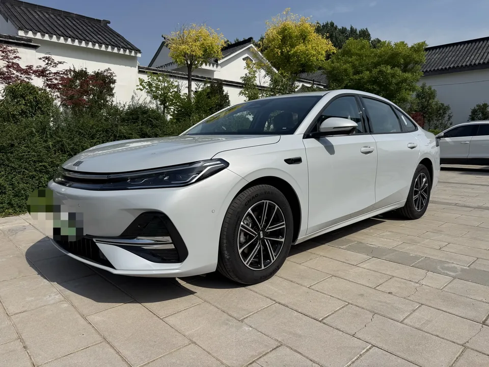 Geely Galaxy A7 EM Galaxy A7 EM 2025 70km Launch Edition 2026 — photo 1, buy with delivery to Moscow