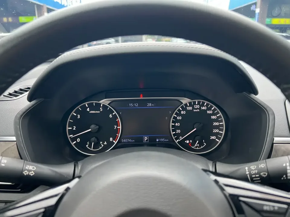 Nissan Altima Sound of nature 2022 2.0L XL-Upr Premium Edition 2023 — thumbnail 4