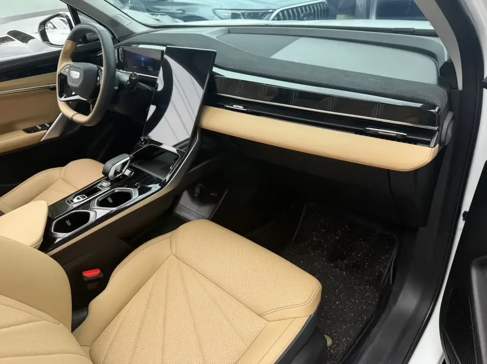 Geely Atlas L Boyue L 2023 1.5TD DCT Premium 2023 — thumbnail 3